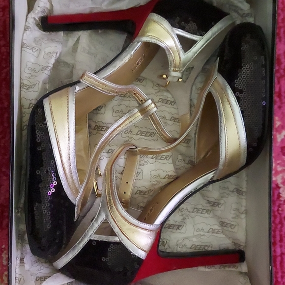 Oh...Deer! Jamocha Black Sequin Red Suede heel - Picture 3 of 10